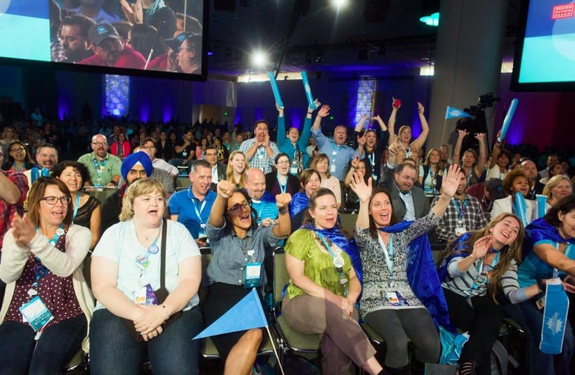 crowd-event-sitting