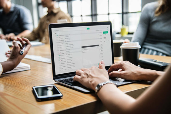 best-mobile-crm-apps-email-564x376
